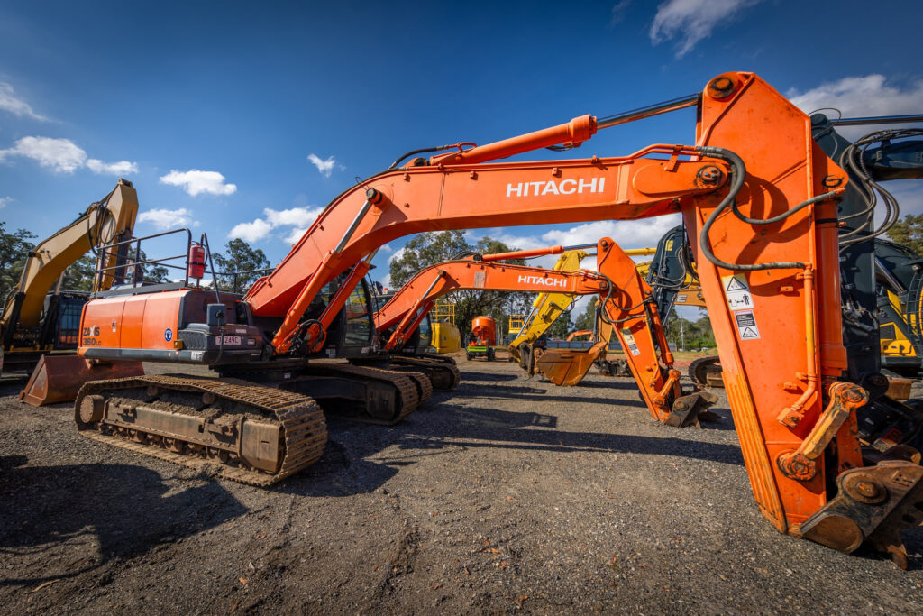 excavadora hitachi TIER 4 en Colombia
