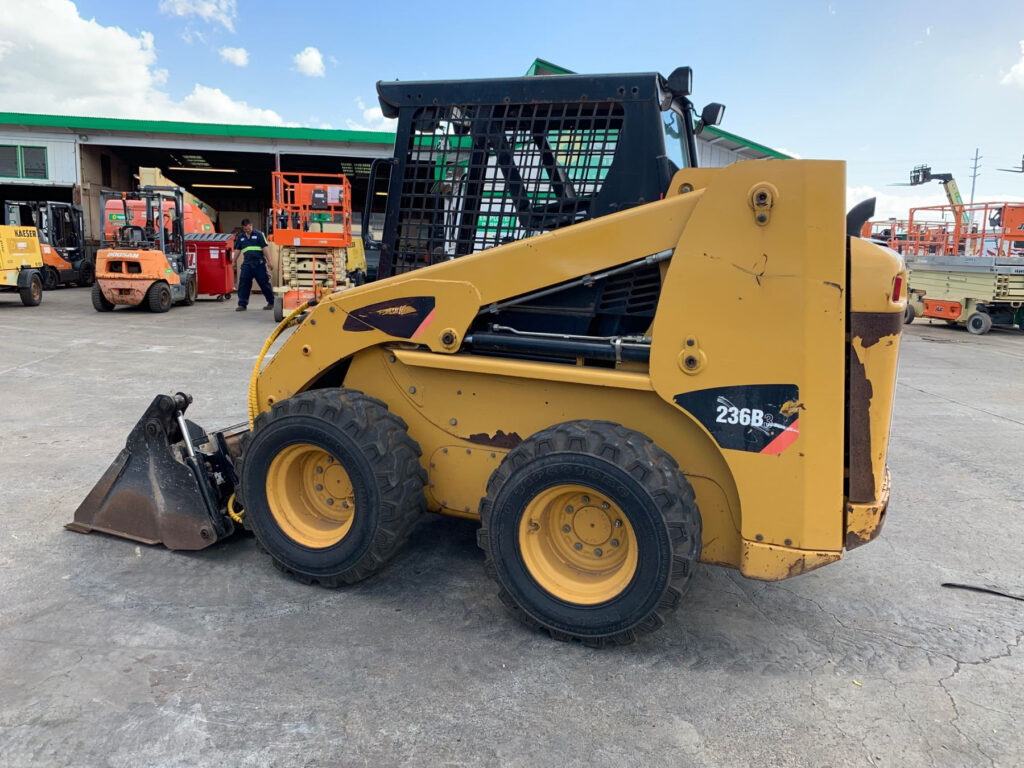 minicargador 236b3