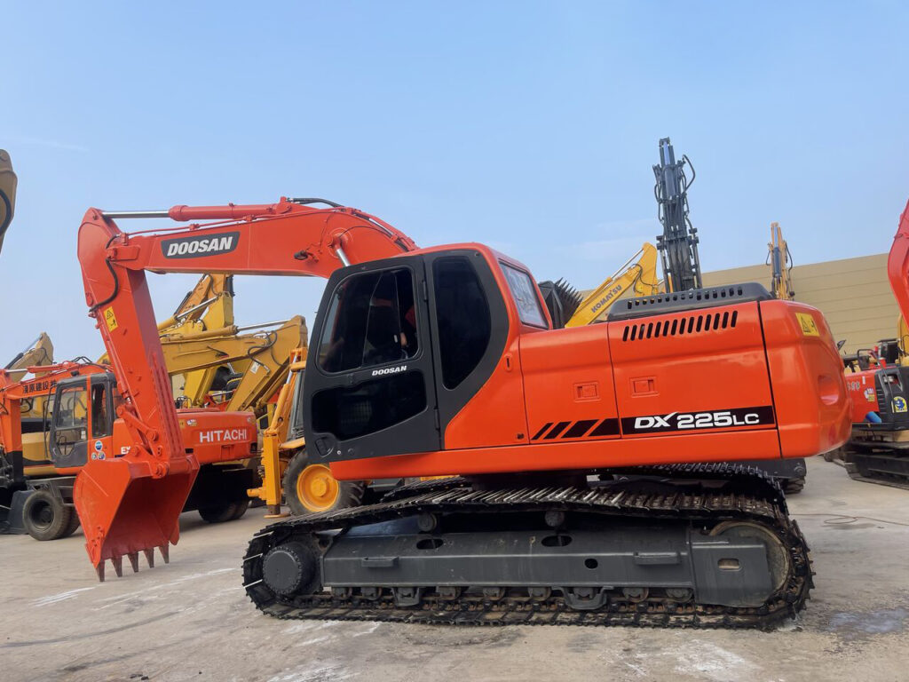 excavadora doosan dx225lca