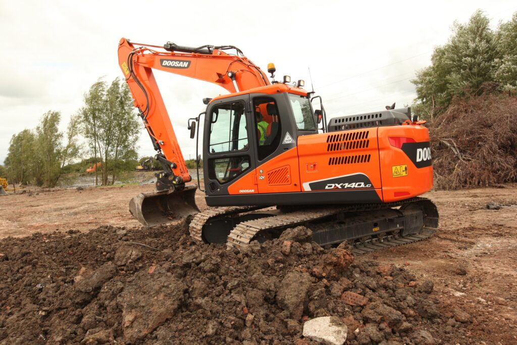 excavadora doosan dx140lc