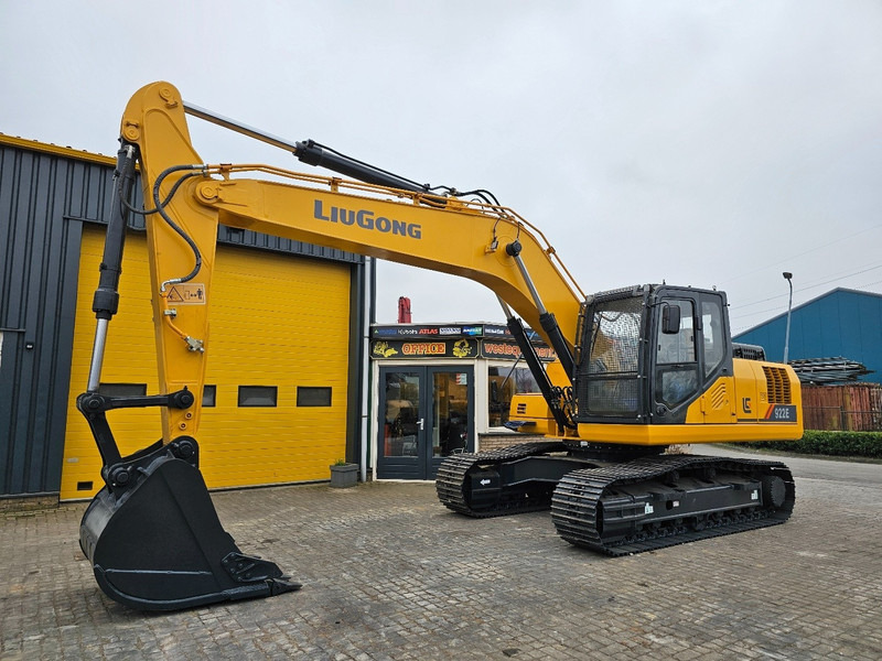 excavadora Liugong CLG915D