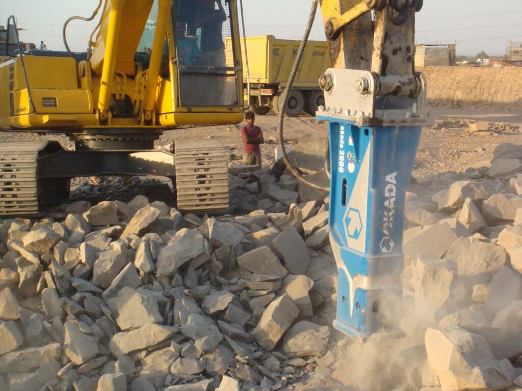 martillo hidraulico OKADA 2600