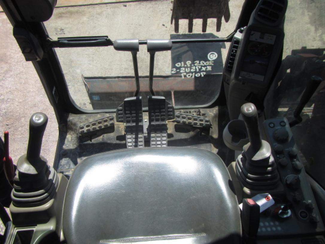 Maquinaria pesada usada excavadora hitachi zx75us-5b sn X0107