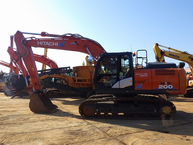 Maquinaria pesada usada Excavadora Hitachi ZX200-6 SN X07147