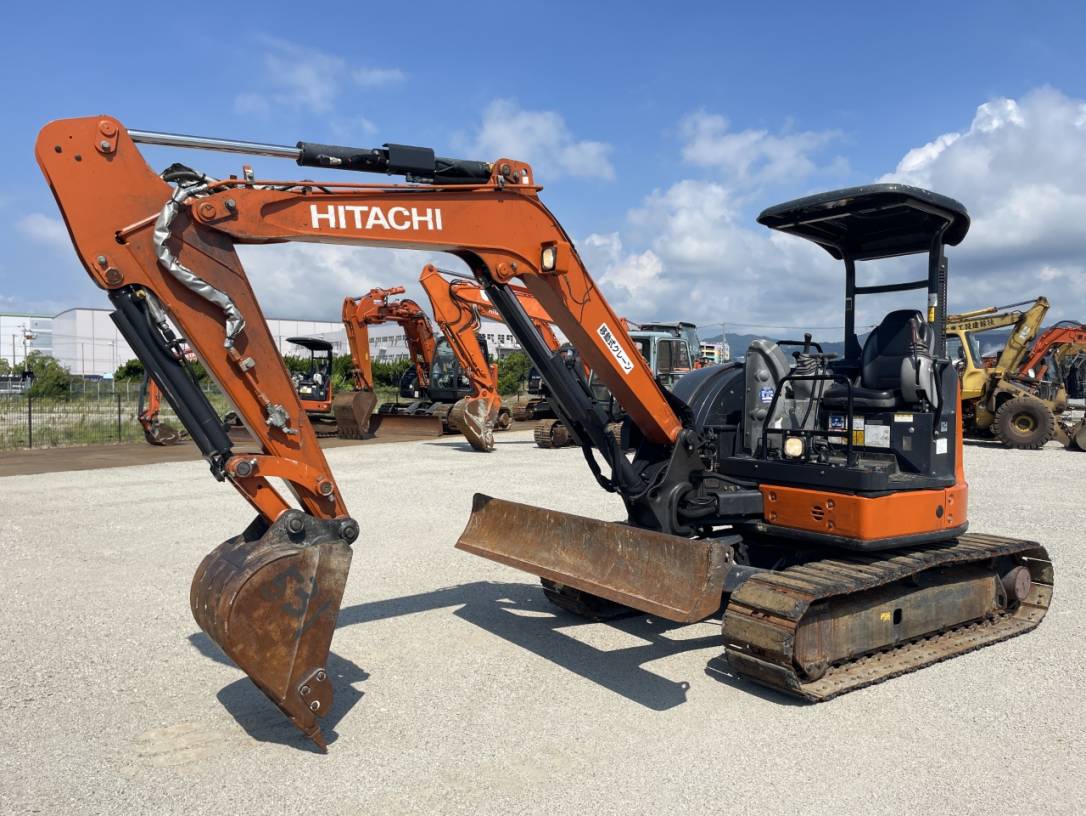 Maquinaria pesada usada Excavadora Hitachi ZX40U-5B SN X2087 (1)