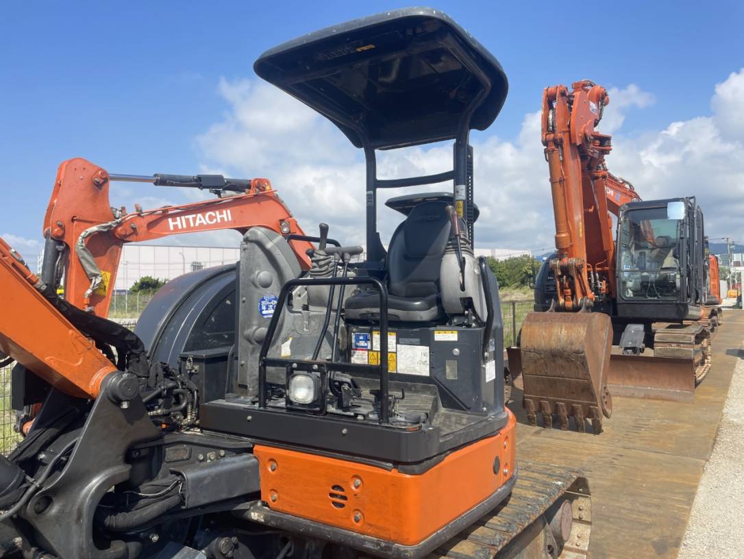 Maquinaria pesada usada Excavadora Hitachi ZX40U-5B SN X2087 (1)