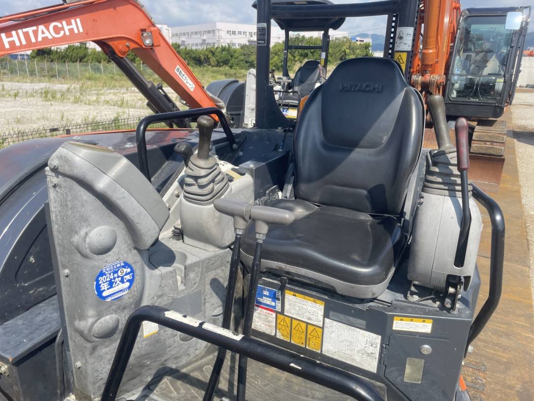 Maquinaria pesada usada Excavadora Hitachi ZX40U-5B SN X2087 (1)