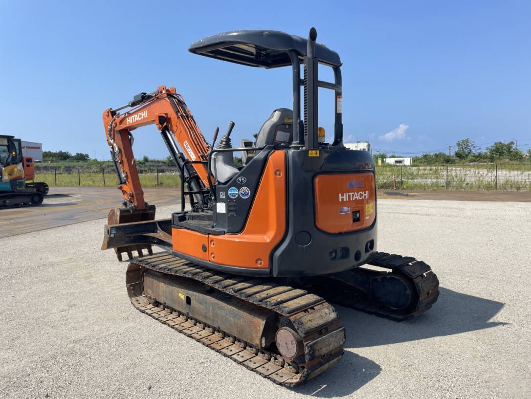 Maquinaria pesada usada Excavadora Hitachi ZX40U-5B SN X2087 (1)