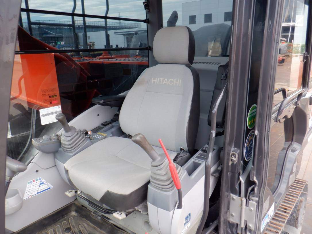 Maquinaria pesada usada excavadora Hitachi ZX240-6 SN X0238 (1)