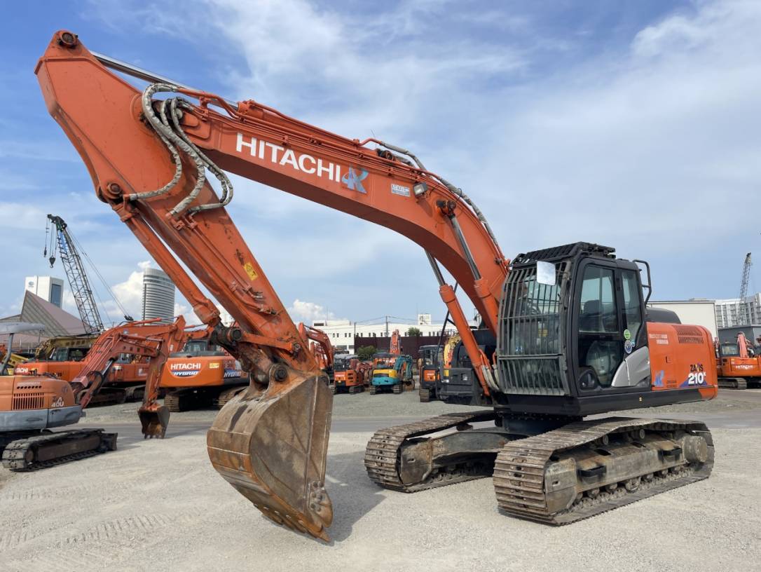 Maquinaria pesada usada Excavadora HItachi ZX210K-6 SN X00902 (1)