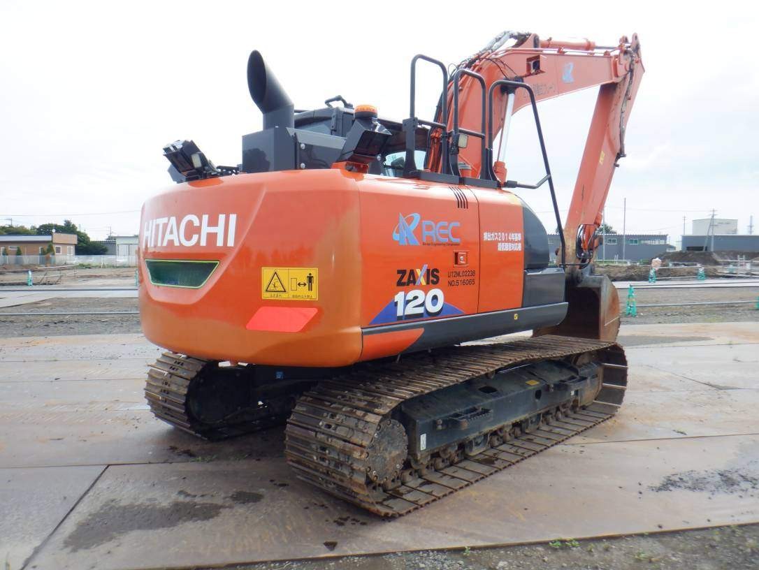 Maquinaria pesada usada Excavadora Hitachi ZX120-6 SN X16065 (1)