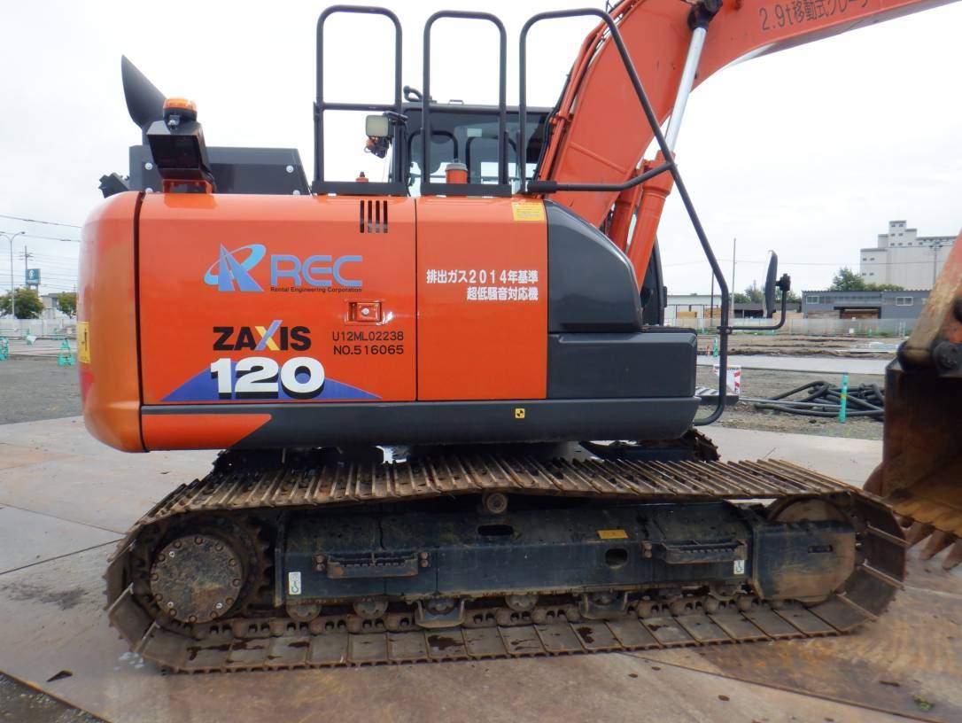 Maquinaria pesada usada Excavadora Hitachi ZX120-6 SN X16065 (1)
