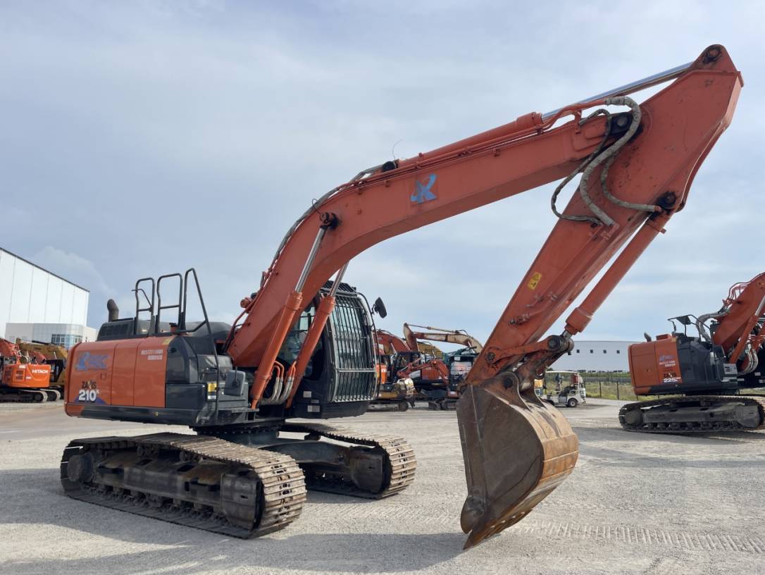 Maquinaria pesada usada Excavadora HItachi ZX210K-6 SN X00902 (1)