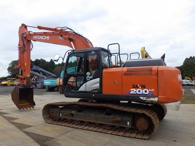 Maquinaria pesada usada excavadora zx200lc-6 sn x10228