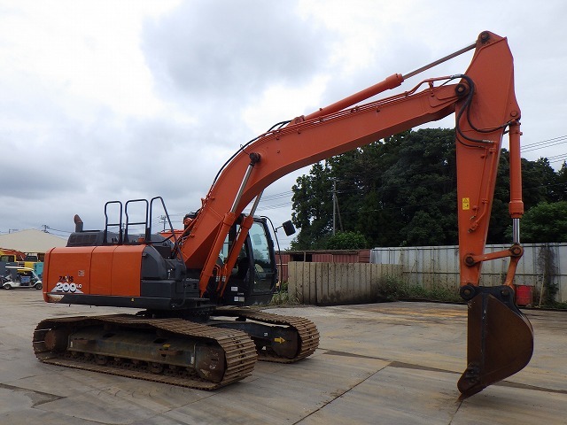 Maquinaria pesada usada excavadora zx200lc-6 sn x10228