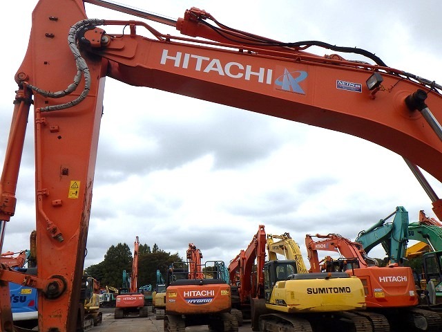 Maquinaria pesada usada Excavadora Hitachi ZX200-6 SN X02227 (73)