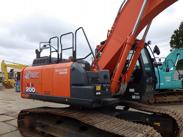 Maquinaria pesada usada Excavadora Hitachi ZX200-6 SN X02227 (73)