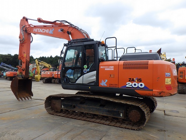 Maquinaria pesada usada Excavadora Hitachi ZX200-6 SN X02227 (73)