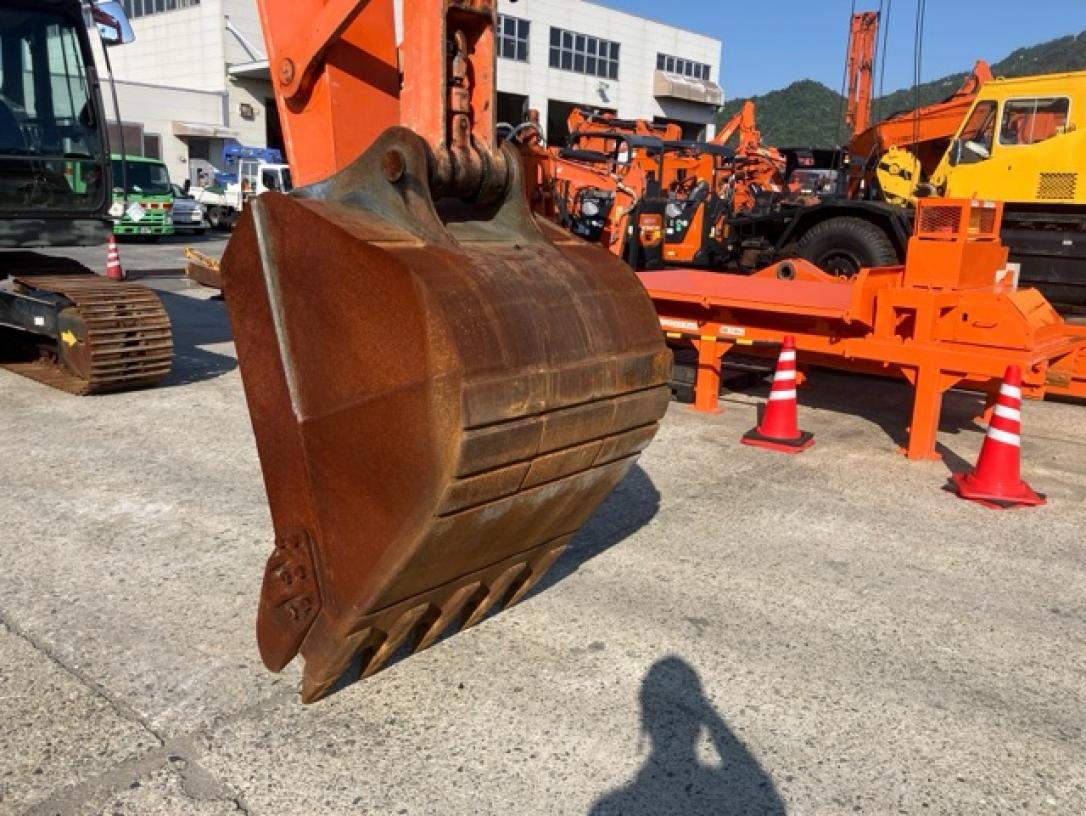 Maquinaria pesada usada excavadora Hitachi ZX200X-5B SN X05969 (1)
