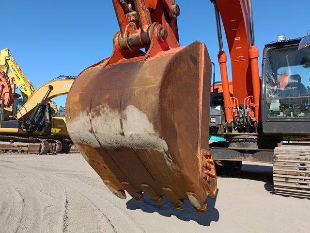 EXCAVADORA HITACHI ZX200-5B SN X03466