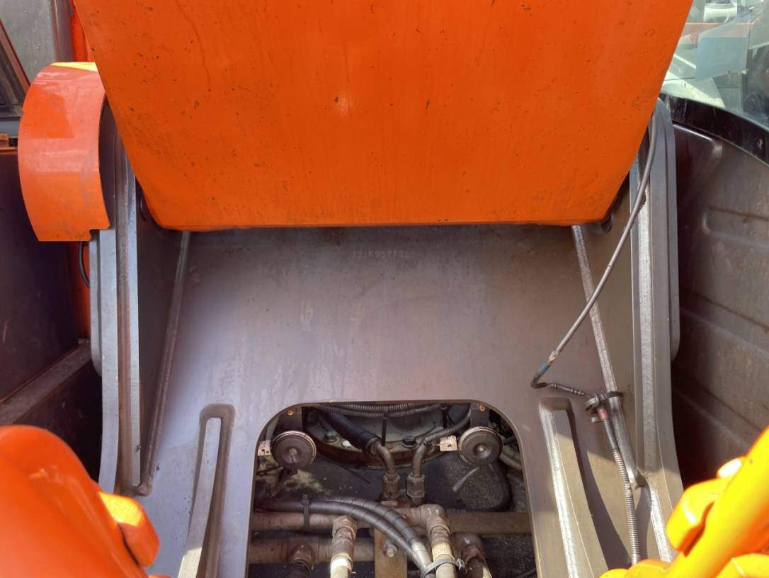 EXCAVADORA HITACHI ZX200-6 SN X11115