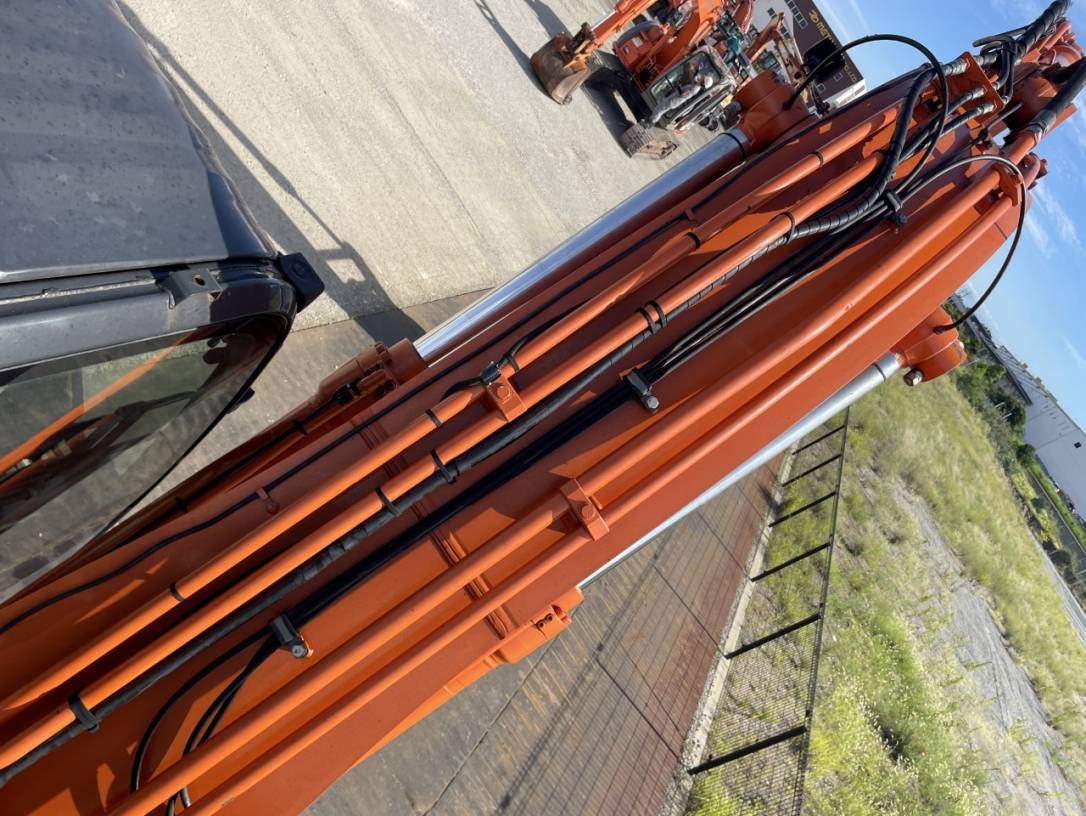 EXCAVADORA HITACHI ZX200-6 SN X11115