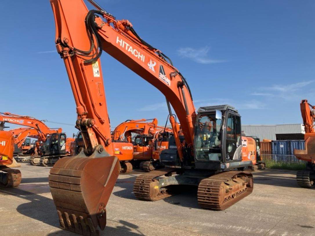 EXCAVADORA HITACHI ZX200X-5B SN X06710