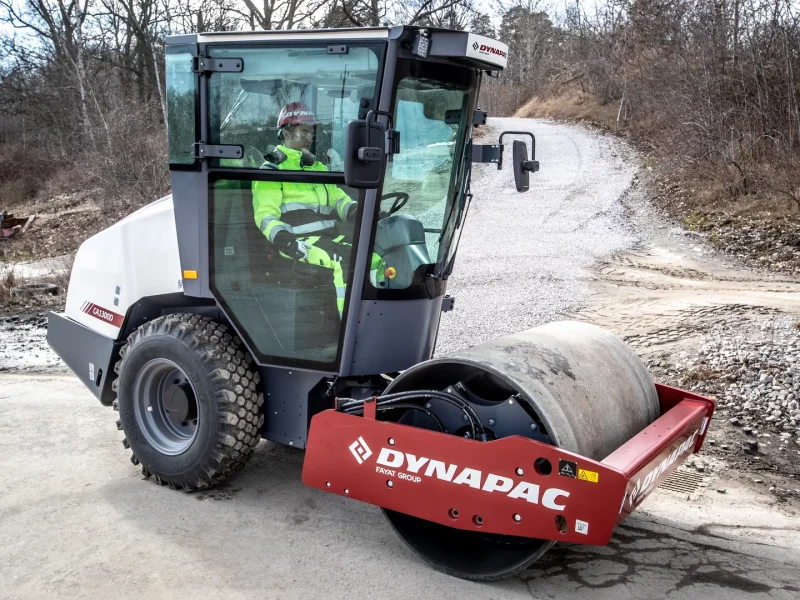 vibrocompactador CA1300D