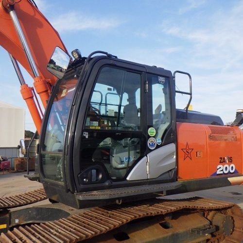 EXCAVADORA HITACHI ZX200-6 SN X09826