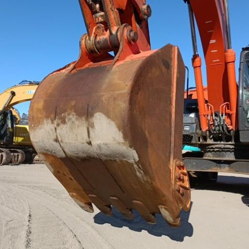 EXCAVADORA HITACHI ZX200-5B SN X03466