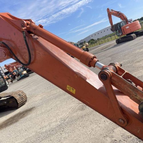 EXCAVADORA HITACHI ZX200-6 SN X11115