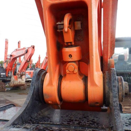 Maquinaria pesada usada Excavadora Hitachi ZX200X-5B SN X05638 (1)