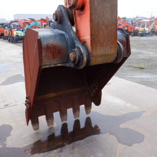 Maquinaria pesada usada Excavadora Hitachi ZX200X-5B SN X07487 (1)