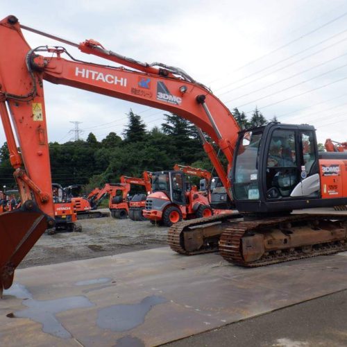 Maquinaria pesada usada Excavadora Hitachi ZX200X-5B SN X07487 (1)