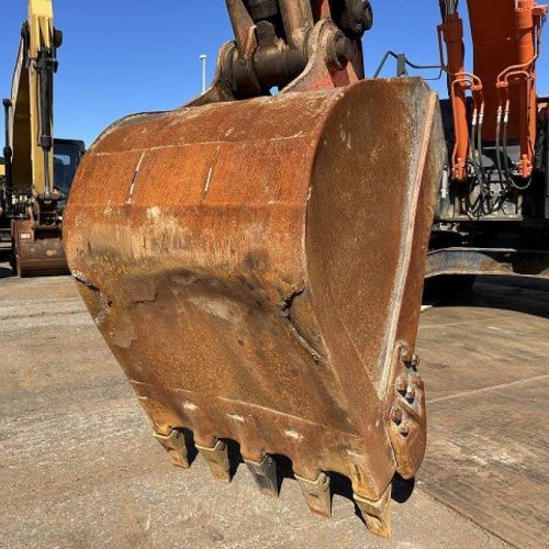 Maquinaria pesada usada Excavadora Hitachi ZX225USR-5B SN X03477 (2)