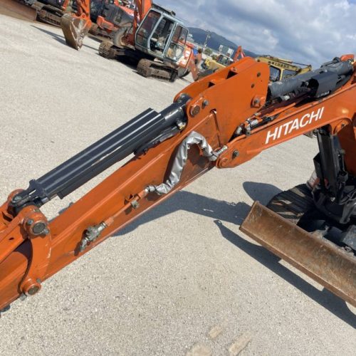 Maquinaria pesada usada Excavadora Hitachi ZX40U-5B SN X2087 (1)