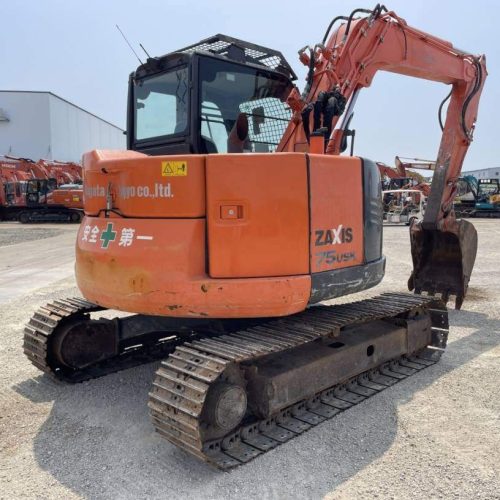 Maquinaria pesada usada Excavadora Hitachi ZX75USK-5B SN X1006 (1)