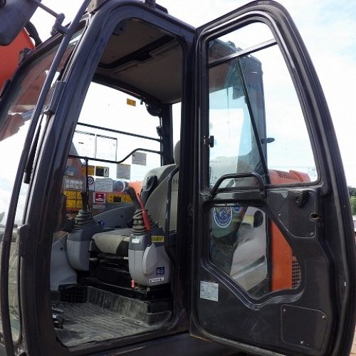 Maquinaria pesada usada Excavadora hitachi ZX135 SN X9018 (1)