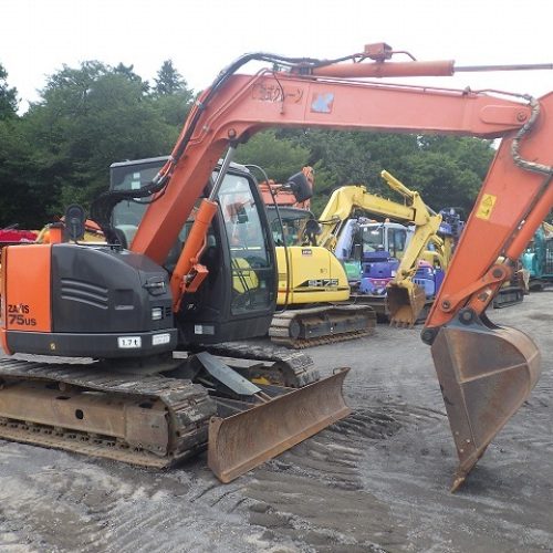 Maquinaria pesada usada Excavadora hitachi ZX75US-5B SN X0637 (1)