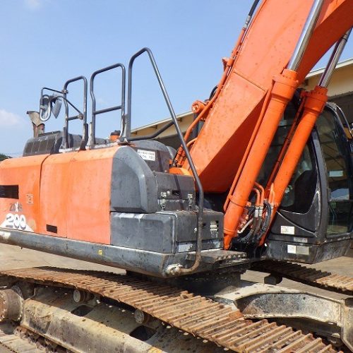 Maquinaria pesada usada Excavadora ZX200-6 SN X01160 (1)