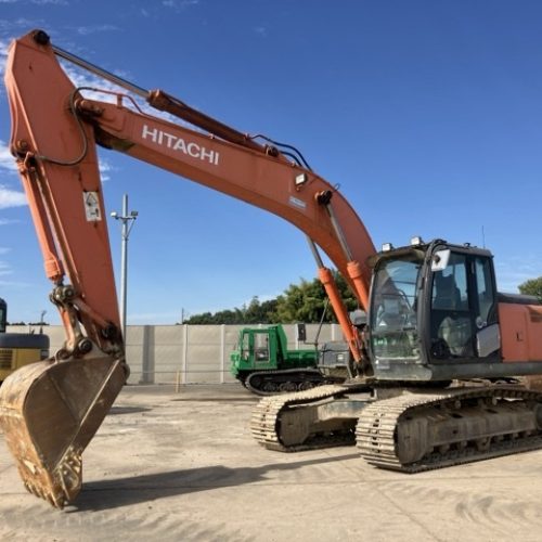 Maquinaria pesada usada excavadora Hitachi ZX200-5B SN X01028