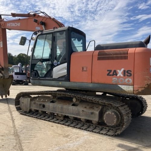 Maquinaria pesada usada excavadora Hitachi ZX200-5B SN X01028