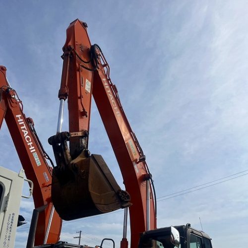 Maquinaria pesada usada excavadora Hitachi ZX200-5B SN X03071 (1)