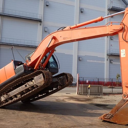 Maquinaria pesada usada excavadora Hitachi ZX200-5B SN X06431 (1)