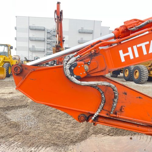 Maquinaria pesada usada excavadora Hitachi ZX200-6 SN X10832 (1)