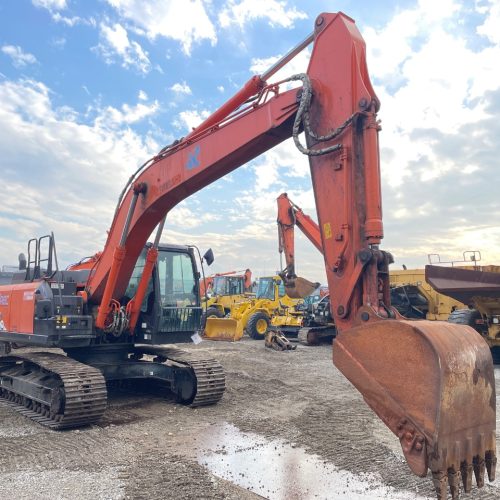 Maquinaria pesada usada excavadora Hitachi ZX200-6 SN X10832 (1)