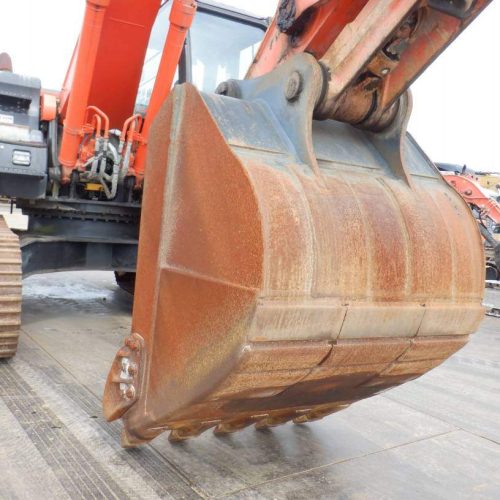 Maquinaria pesada usada excavadora Hitachi ZX200X SN X05732 (1)