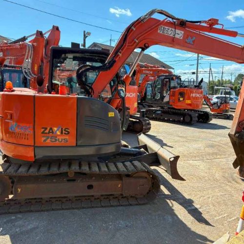 Maquinaria pesada usada excavadora Hitachi ZX75US-5B SN X2146 (1)