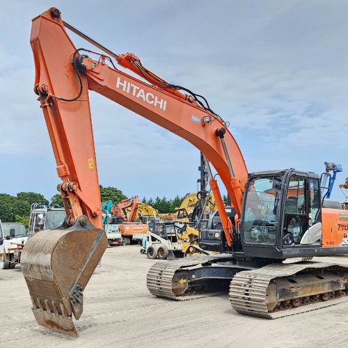 Maquinaria pesada usada excavadora ZX200LC-6 SN X00936 (1)