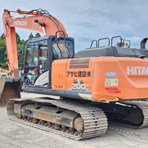 Maquinaria pesada usada excavadora ZX200LC-6 SN X00936 (1)